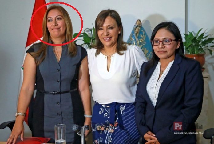 Katherine-Milagros-Ampuero-Meza-Julia-Príncipe-Trujillo-y-Liliana-Elizabeth-Meza-Quito-696x468