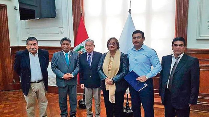 noticia-19-1-reunion-entre-alcaldesa-y-presidente-del-pcm