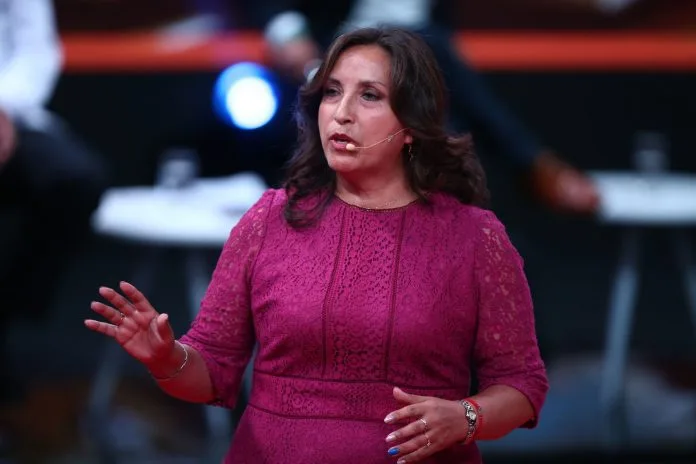 DINA BOLUARTE OK