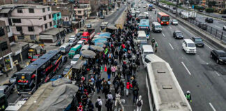 Tras anuncia de paro: Gobierno aprueba subsidio para transportistas del servicio público