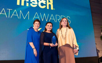 Mgtr. Kelly Acuña gana los Women in Tech® LATAM Awards 2026 por impulsar oportunidades para más mujeres