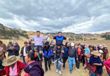Henry «Chino» Guanilo lleva sus propuestas a San Agustín y es recibido por cientos de pobladores