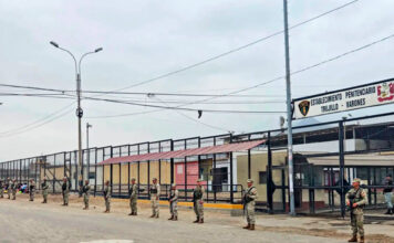 Militares brindan apoyo a seguridad en exteriores de penal El Milagro por segundo día consecutivo