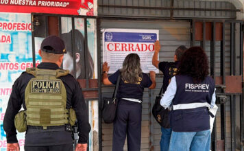 GERESA clausura dos boticas en Huanchaco durante operativo contra el comercio informal de medicamentos