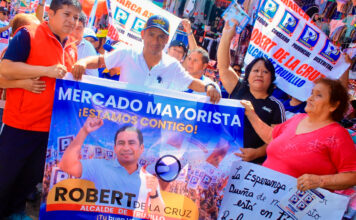 Robert de la Cruz recibe gran respaldo en mercado mayorista de Trujillo y plantea su modernización