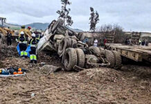 Tragedia en Virú: dos conductores mueren tras volcadura de tráiler