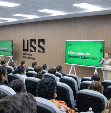 USS reúne a gestores educativos de La Libertad para impulsar la innovación y la inteligencia artificial